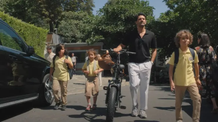 La película nos muestra de nuevo a Firat y Can, y cómo sigue su vida luego de lo sucedido en la parte 1.