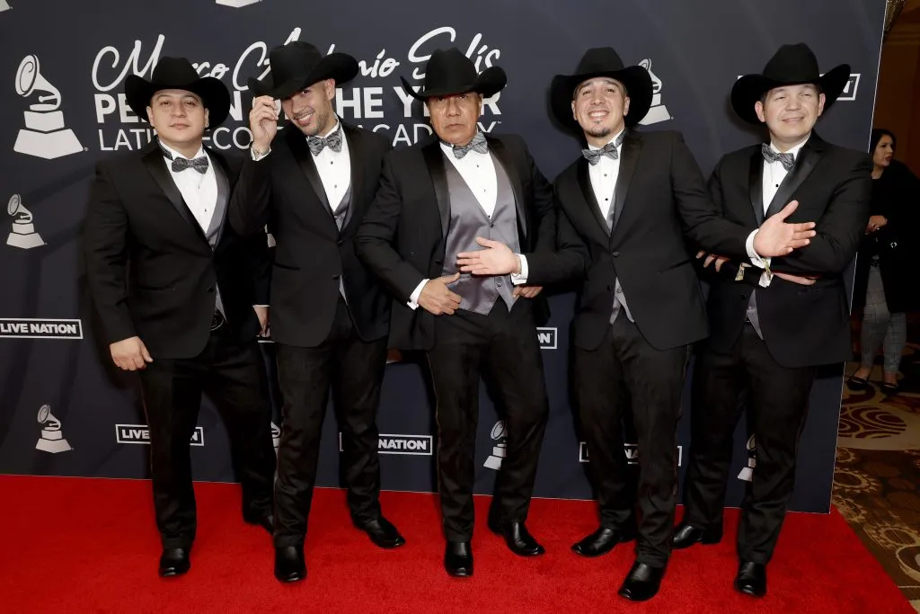 La agrupación Bronco, liderada por José Guadalupe Esparza, estuvo en el lugar del accidente ya que iban a dar un recital musical en el evento político. Imagen: Getty Images.