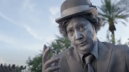 Rob Schneider lo hará todo por darle a su hija las mejores vacaciones de su vida.