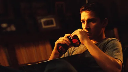 Shia LaBeouf protagoniza este clásico furor en Netflix.