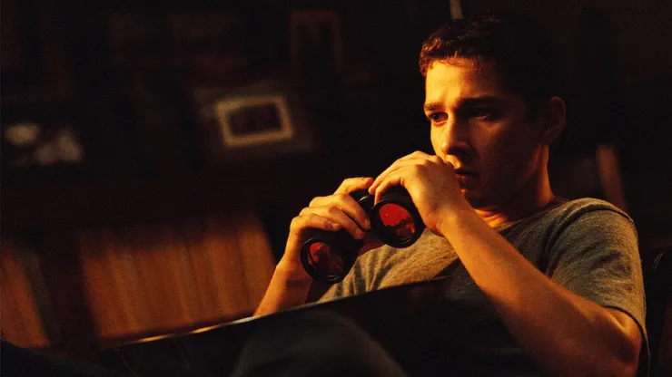 Shia LaBeouf protagoniza este clásico furor en Netflix.
