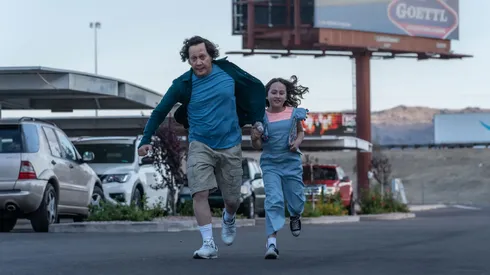Rob Schneider dirige y protagoniza la película furor de Netflix.