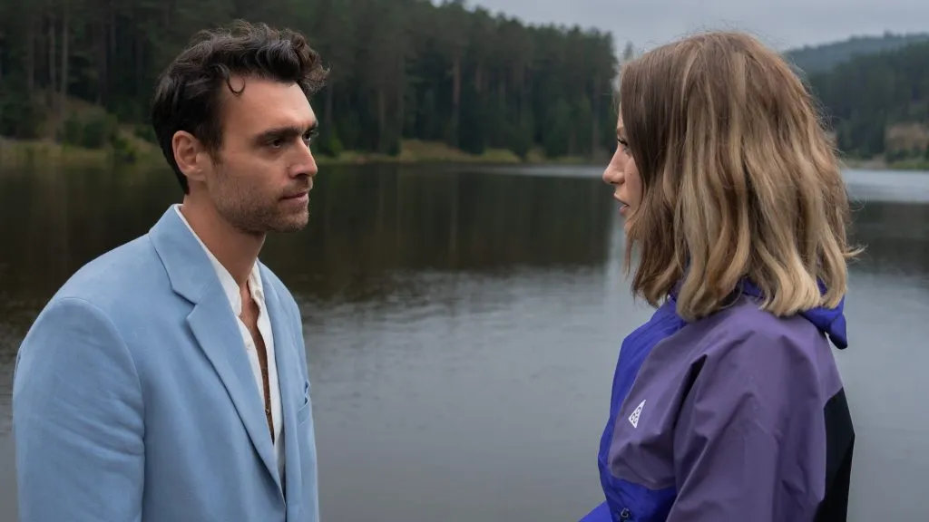 Cem y Leyla tuvieron un tórrido romance que seguramente tendrá sus consecuencias. Imagen: Netflix.