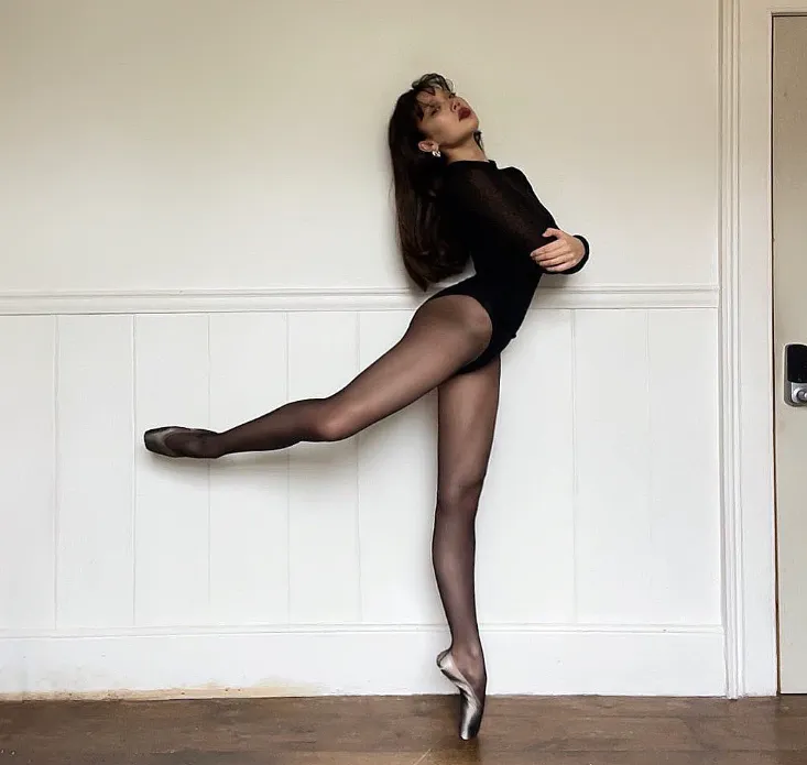 La cantante y bailarina ha sido nombrada como la posible pareja de Nicholas Galitzine. Imagen: @cameronvalentinaaa.