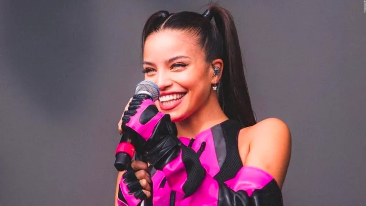 Emilia Mernes anunció nuevos conciertos en México 2024.
