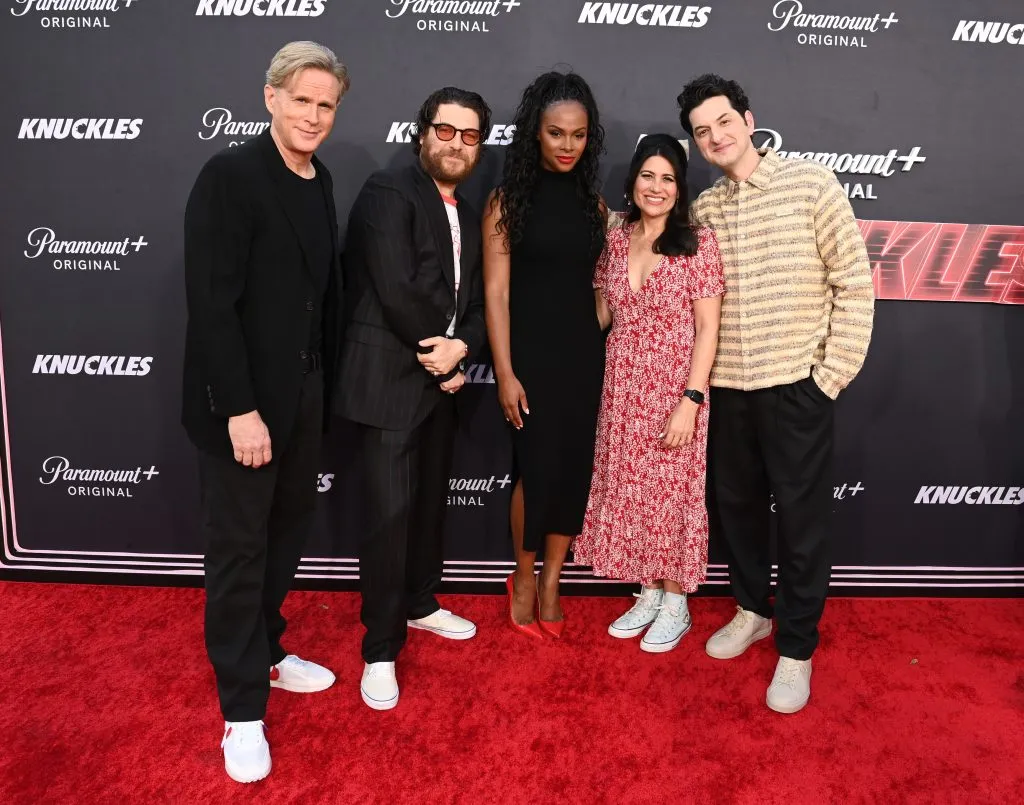 Cary Elwes, Adam Pally, Tika Sumpter, Colleen O’Shaughnessy y Ben Schwartz asisten a la proyección de Knuckles en Los Ángeles, en el Sherry Lansing Theatre el 20 de abril de 2024 en Los Ángeles, California. Imagen: Getty Images.