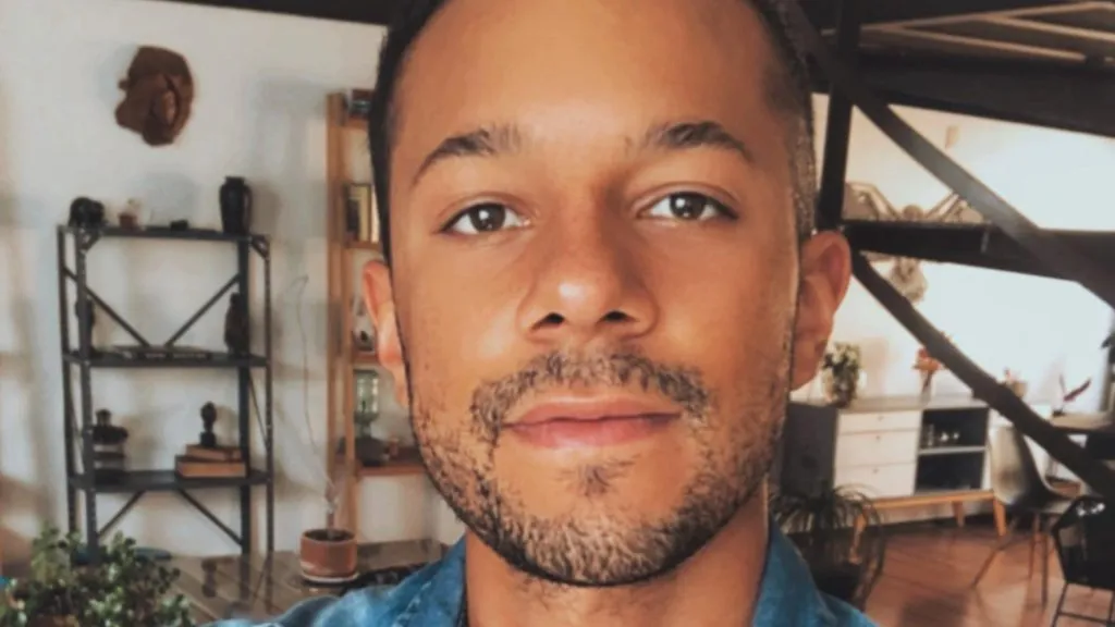 Facebook @pierrelouis88