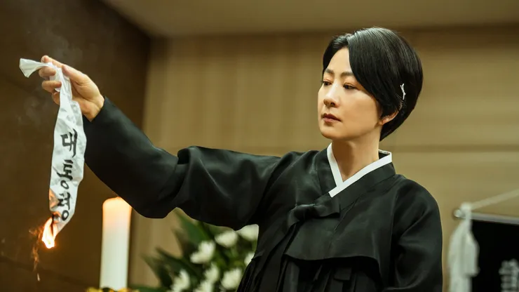 Hee-ae da vida a Jeong Su-jin en La Vorágine.