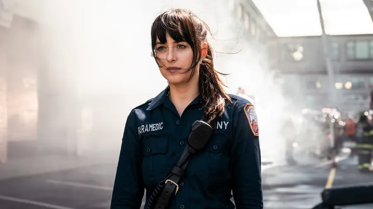 Dakota Johnson, la protagonista de la película de Marvel furor en Max.