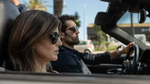 Clara Lago y Tamar Novas protagonizan la serie de Netflix.