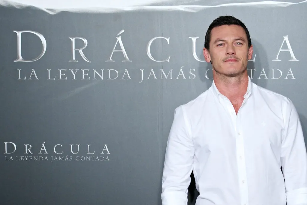 Luke Evans nos contó con su actuación una historia que jamás habíamos visto del vampiro más famoso de todos los tiempos. Imagen: Getty Images.