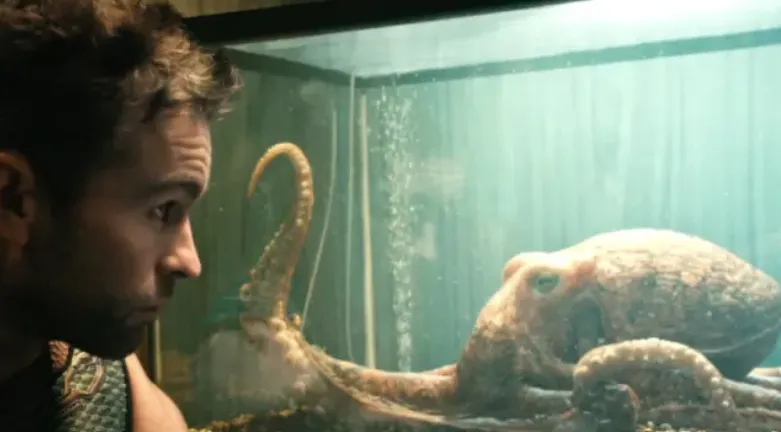 The Deep y Ambrosius son amantes en la temporada 4 de The Bpys. Imagen: Prime Video.