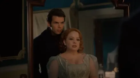 Colin y Penelope incendiaron la pantalla con su escena frente al espejo.