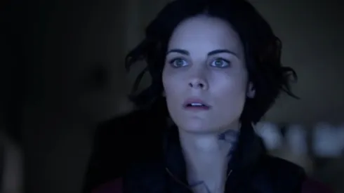 La actriz Jamie Alexander da vida a Jane Doe en esta serie de 5 temporadas de duración.