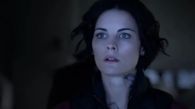 La actriz Jamie Alexander da vida a Jane Doe en esta serie de 5 temporadas de duración.