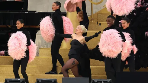 El blooper durante el show de Lady Gaga en París 2024.