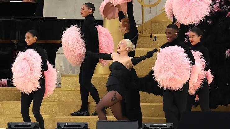 El blooper durante el show de Lady Gaga en París 2024.