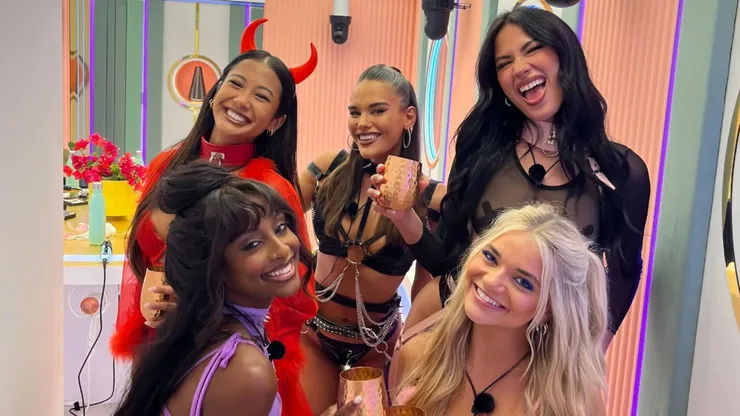 Las chicas de de ’Jugando con Fuego’, sexta temporada en Netflix