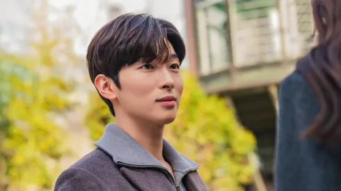 Park Kang Hyun es uno de los protagonistas de estas series de drama coreanas.