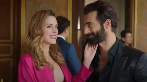 Olivia conoce a Yaman pero no sabe todo lo que este oculta.