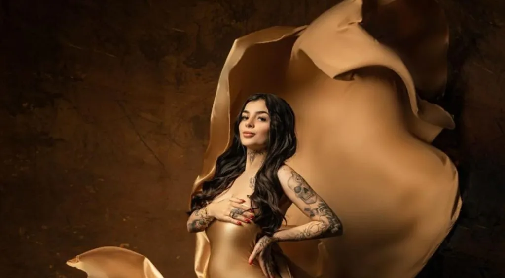 Instagram @Karelyruiz