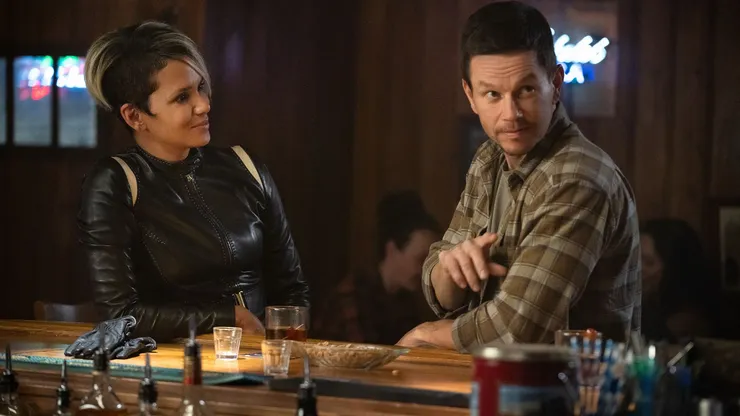Halle Berry y Mark Wahlberg protagonizan esta película de acción con fuertes toques de humor.