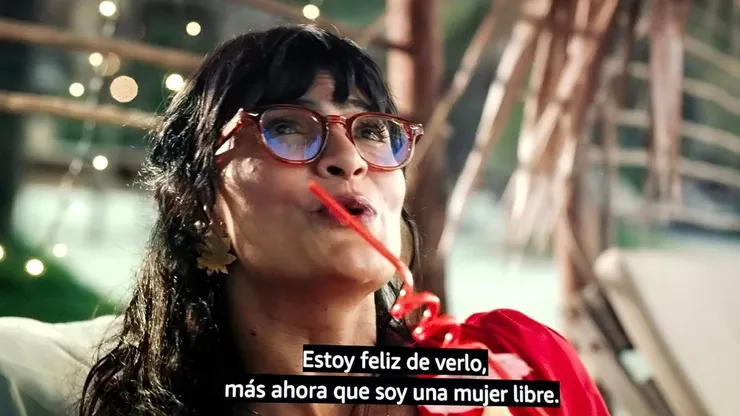 ¿Será Patrick Delmas con quien platica Betty?