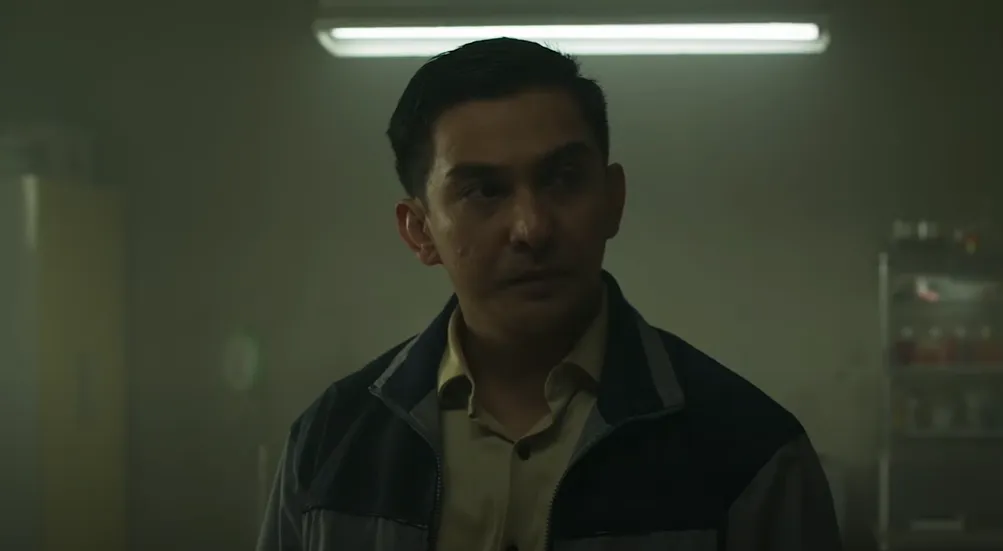 La película nos insinúa que un espíritu habría sido el culpable de la violencia desatada en el pueblo. Imagen: @abandomoviez.