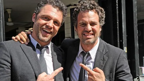 Mark Ruffalo junto a su doble.