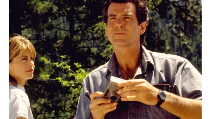 Linda Hamilton y Pierce Brosnan protagonizan esta película que enfrenta al ser humano con la naturaleza.
