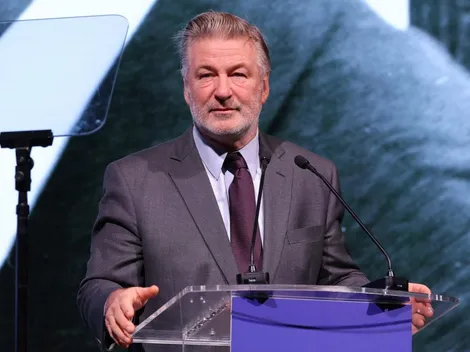Retiran cargo de homicidio contra Alec Baldwin