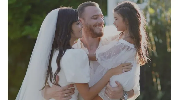 Los protagonistas de Love is in the air