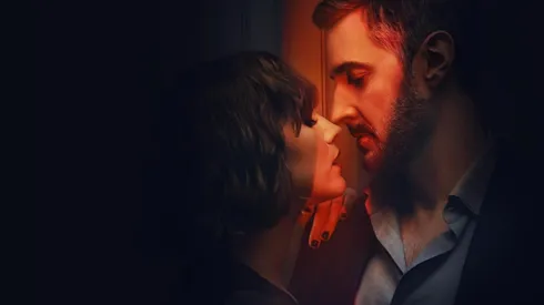 De qué se trata Obsesión, la nueva serie romántica que llega a Netflix esta semana.