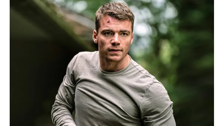 Gabriel Basso protagoniza El agente nocturno.