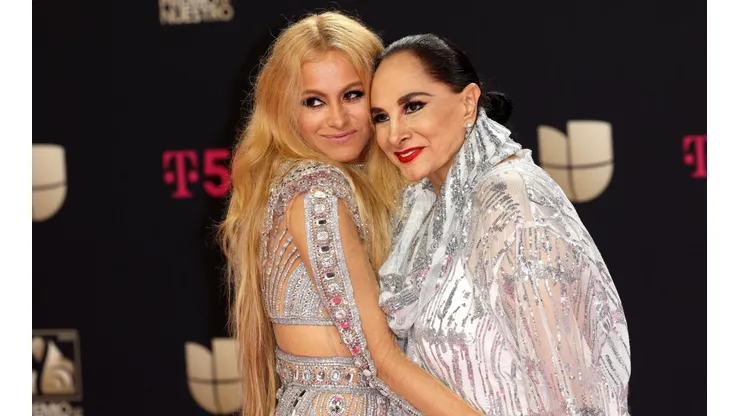 Paulina Rubio reveló cómo se comunica con Susana Dosamantes