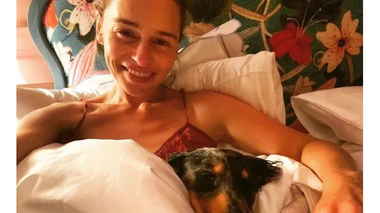 La actriz Emilia Clarke fue criticada por una foto donde luce sin maquillaje