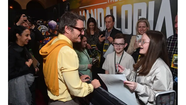 Pedro Pascal acudió a un evento donde convivió con sus fans más pequeños