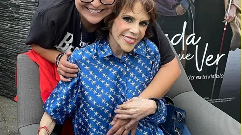 La actriz Rebecca Jones está promocionando la cinta Nada que Ver