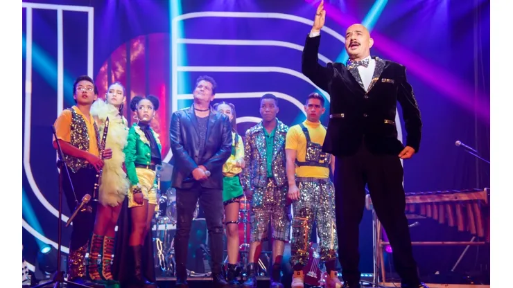Disney+ estrena El Club de los Graves, la serie que deben ver los amantes de la comedia musical.