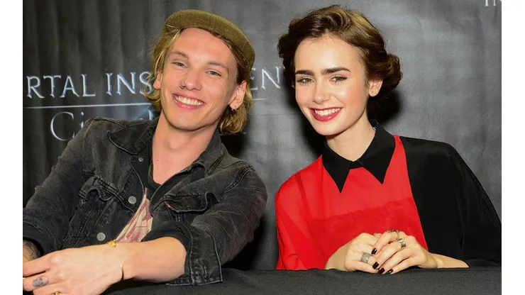 Así fue la relación amorosa de Lily Collins y Jamie Campbell Bower.