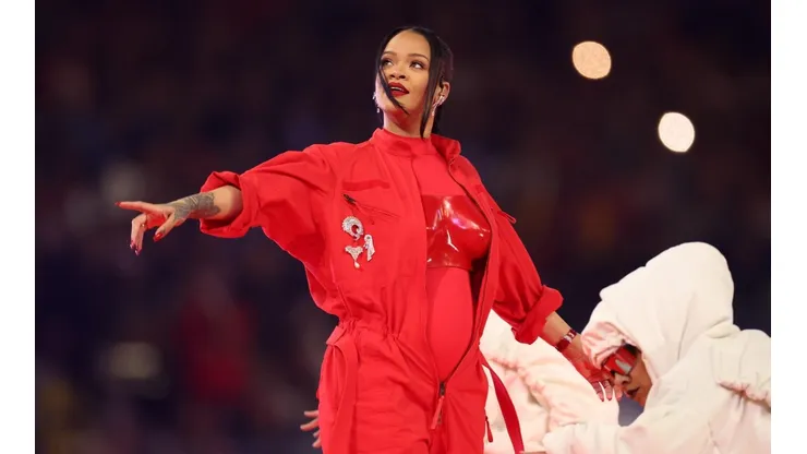 Memes y reacciones a Rihanna en el Halftime Show del Super Bowl 2023.