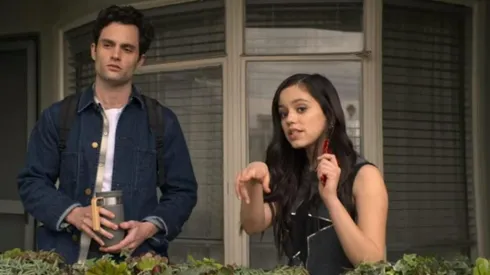 Jenna Ortega y Penn Badgley