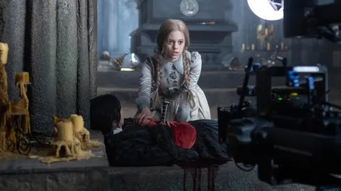 Conoce a la doble de origen japonés de Jenna Ortega en Merlina.