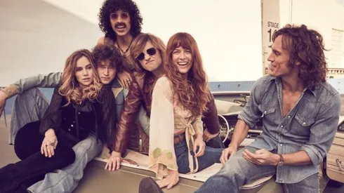 Riley Keough, Sam Claflin y Camila Morrone protagonizan Daisy Jones and The Six.