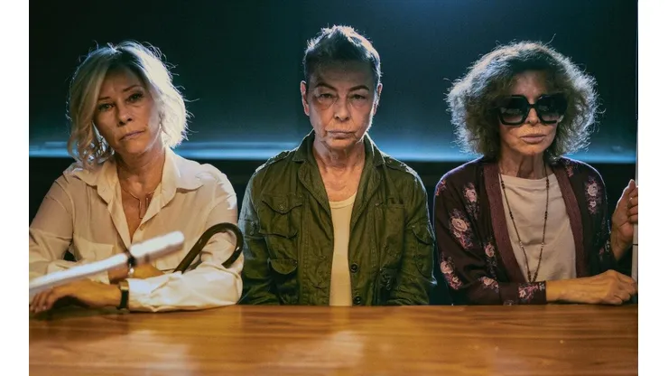 Esta serie presenta un atraco imperfecto ejecutado por 3 mujeres.