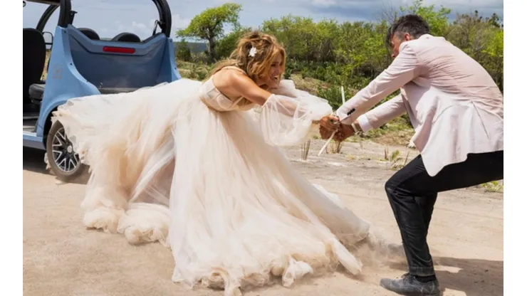 Bodas de Plomo está protagonizada por Jlo y Josh Duhamel
