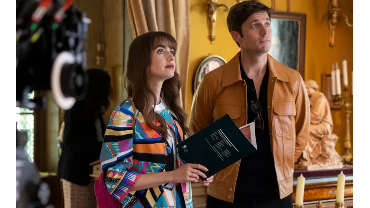 Lucas Bravo y Lily Collins