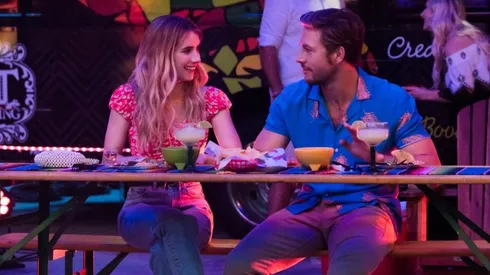 Emma Roberts y Luke Bracey