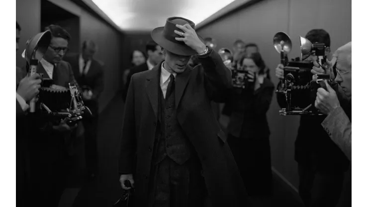 Oppenheimer: nuevas fotos oficiales y detalles de la próxima película de Christopher Nolan.