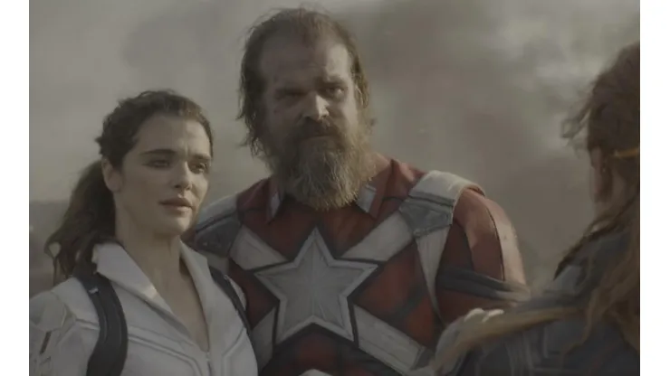 David Harbour como Red Guardian